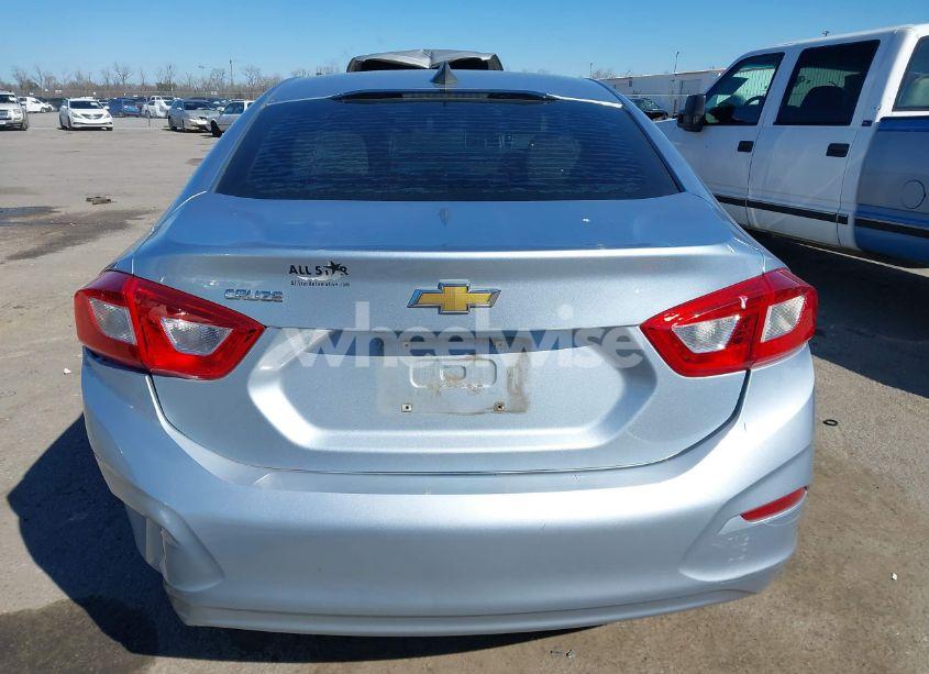 Photo 16 of 2017 Chevrolet Cruze LS AUTO (VIN 1G1BC5SMXH7179429)