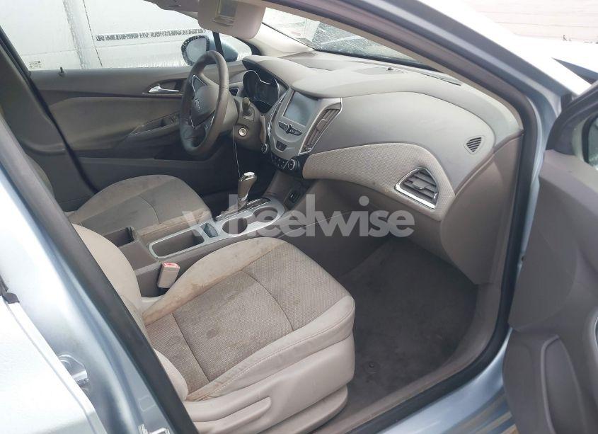 Photo 5 of 2017 Chevrolet Cruze LS AUTO (VIN 1G1BC5SMXH7179429)