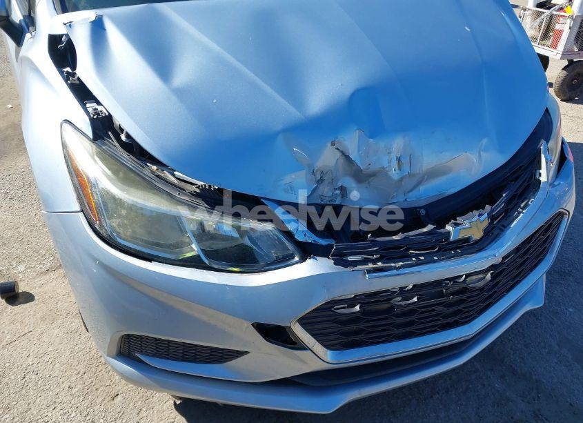 Photo 6 of 2017 Chevrolet Cruze LS AUTO (VIN 1G1BC5SMXH7179429)