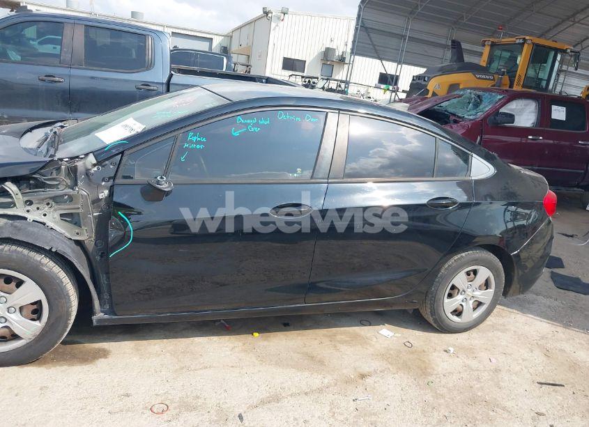 Photo 14 of 2017 Chevrolet Cruze LS AUTO (VIN 1G1BC5SMXH7193170)