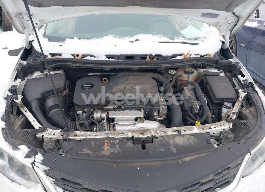 Photo 10 of 2017 Chevrolet Cruze LS AUTO (VIN 1G1BC5SMXH7197073)