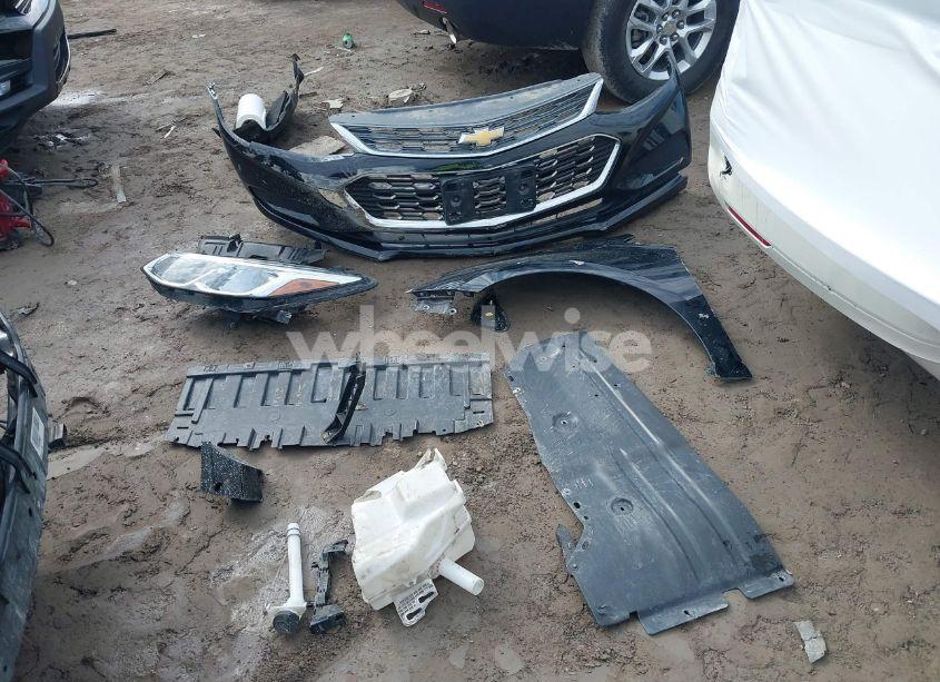 Photo 12 of 2017 Chevrolet Cruze LS AUTO (VIN 1G1BC5SMXH7204975)