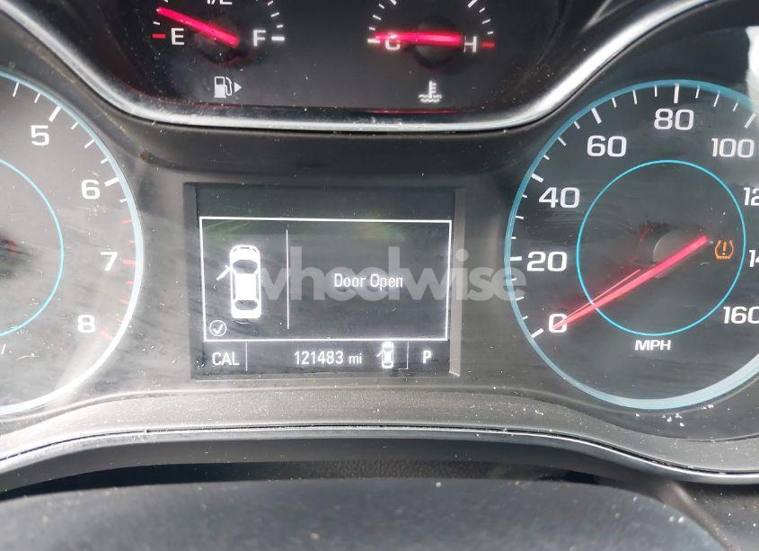 Photo 16 of 2017 Chevrolet Cruze LS AUTO (VIN 1G1BC5SMXH7204975)