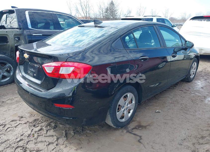 Photo 4 of 2017 Chevrolet Cruze LS AUTO (VIN 1G1BC5SMXH7204975)