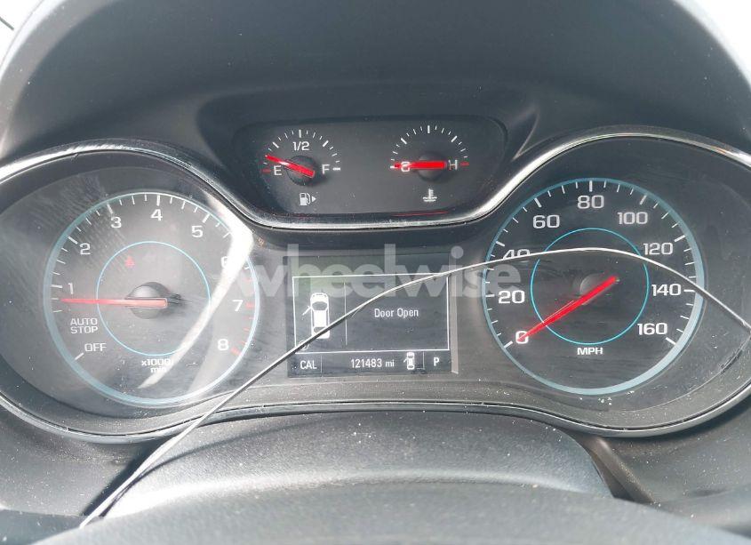 Photo 7 of 2017 Chevrolet Cruze LS AUTO (VIN 1G1BC5SMXH7204975)