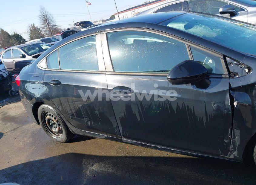 Photo 13 of 2017 Chevrolet Cruze LS AUTO (VIN 1G1BC5SMXH7226524)