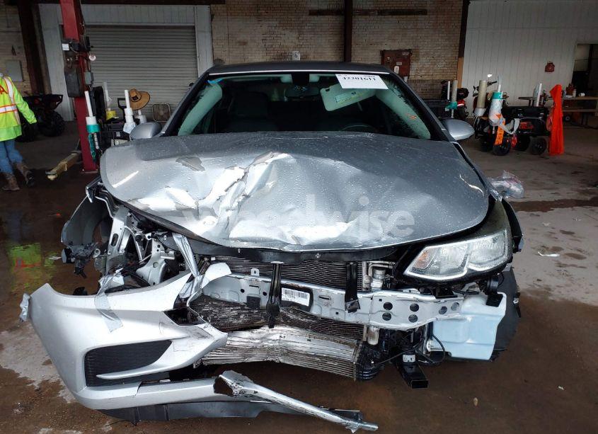 Photo 12 of 2017 Chevrolet Cruze LS AUTO (VIN 1G1BC5SMXH7230153)