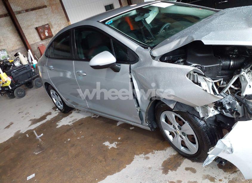 Photo 13 of 2017 Chevrolet Cruze LS AUTO (VIN 1G1BC5SMXH7230153)