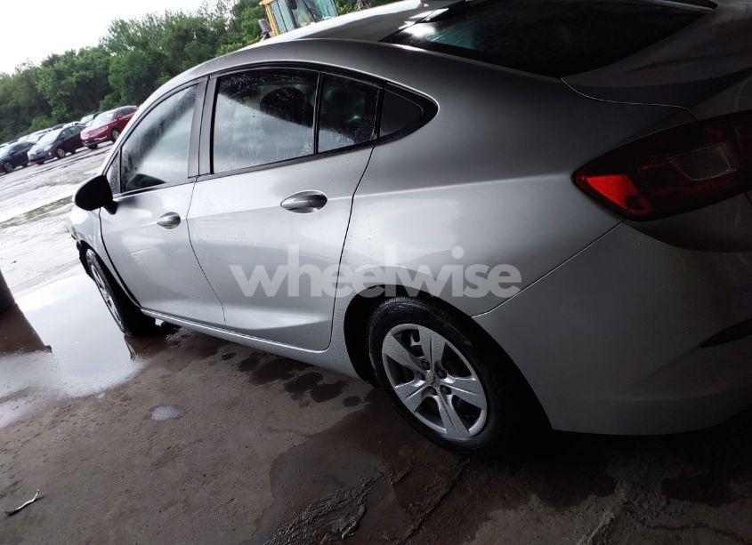 Photo 14 of 2017 Chevrolet Cruze LS AUTO (VIN 1G1BC5SMXH7230153)