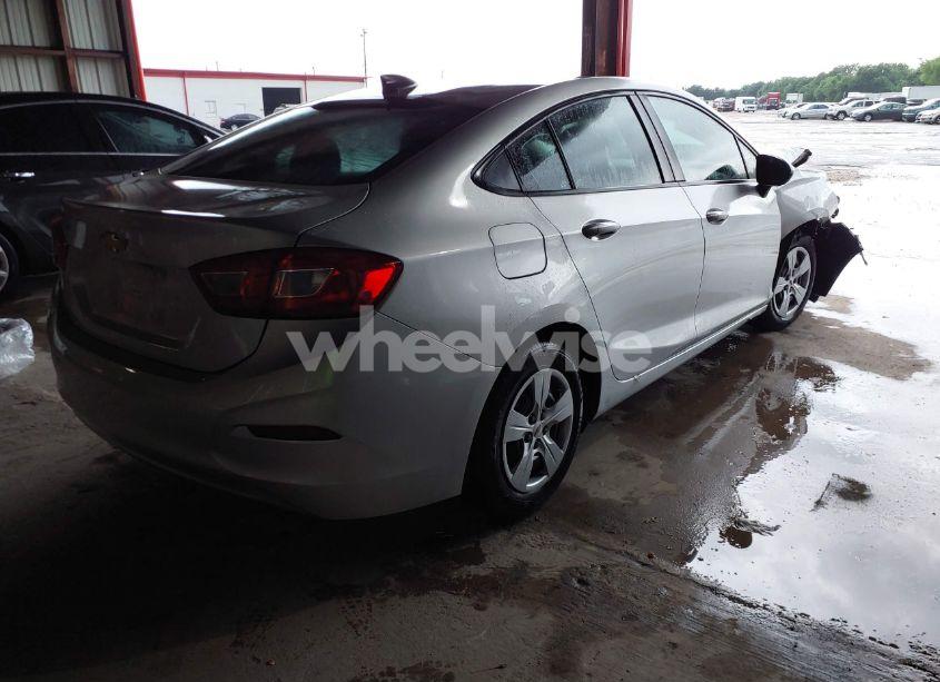 Photo 4 of 2017 Chevrolet Cruze LS AUTO (VIN 1G1BC5SMXH7230153)