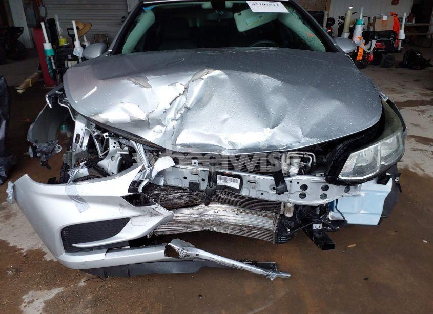 Photo 6 of 2017 Chevrolet Cruze LS AUTO (VIN 1G1BC5SMXH7230153)