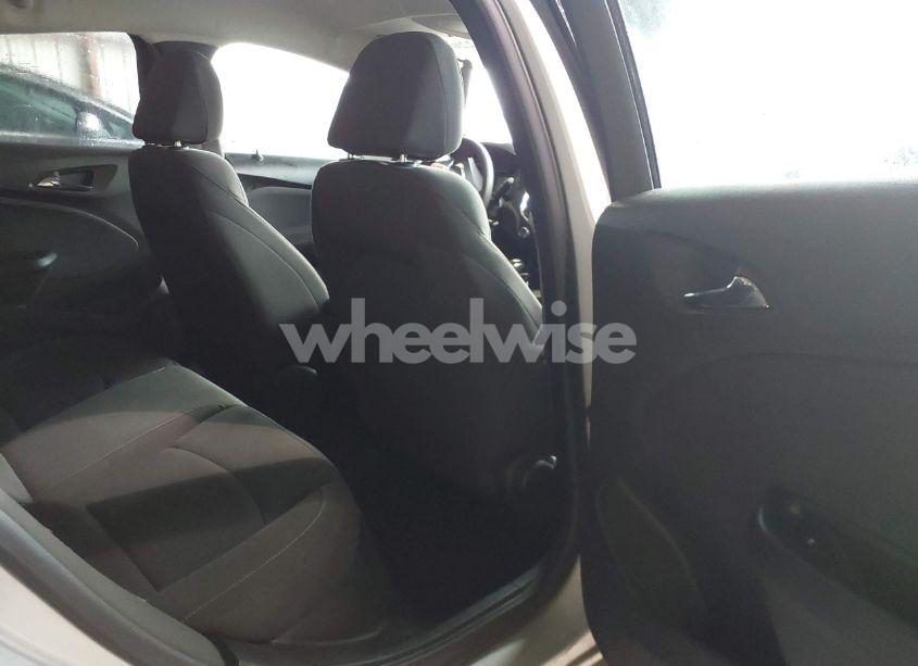 Photo 8 of 2017 Chevrolet Cruze LS AUTO (VIN 1G1BC5SMXH7230153)