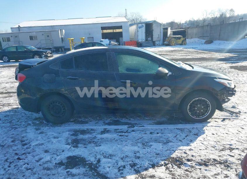 Photo 13 of 2017 Chevrolet Cruze LS AUTO (VIN 1G1BC5SMXH7256199)