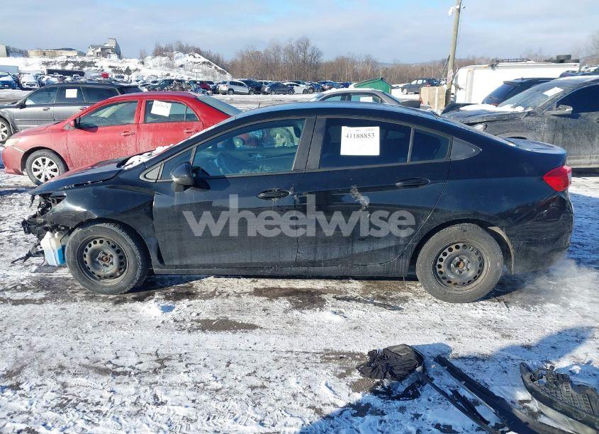 Photo 14 of 2017 Chevrolet Cruze LS AUTO (VIN 1G1BC5SMXH7256199)