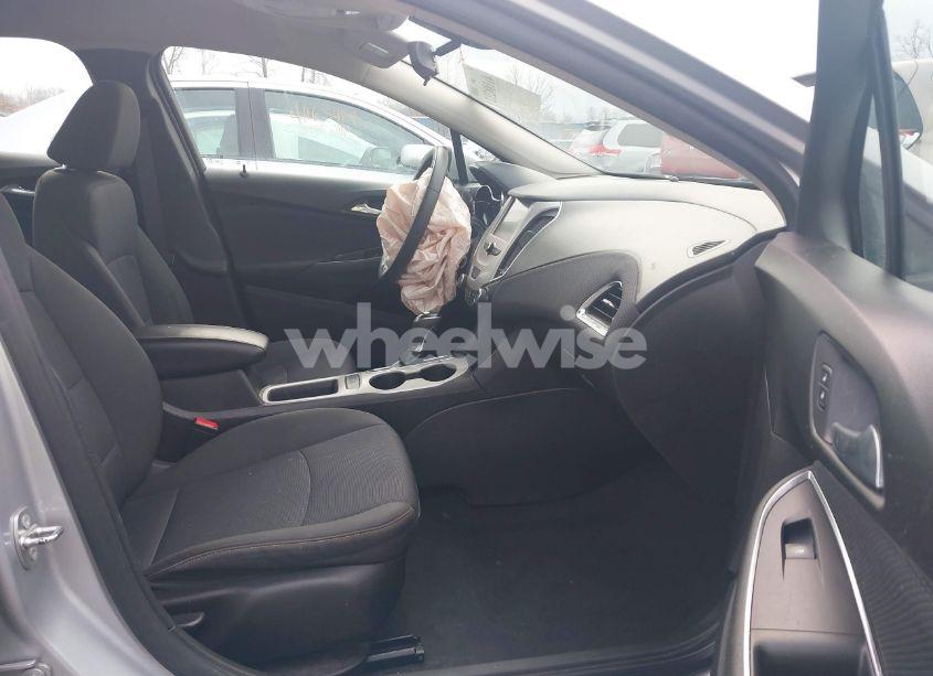 Photo 5 of 2017 Chevrolet Cruze LS AUTO (VIN 1G1BC5SMXH7268174)