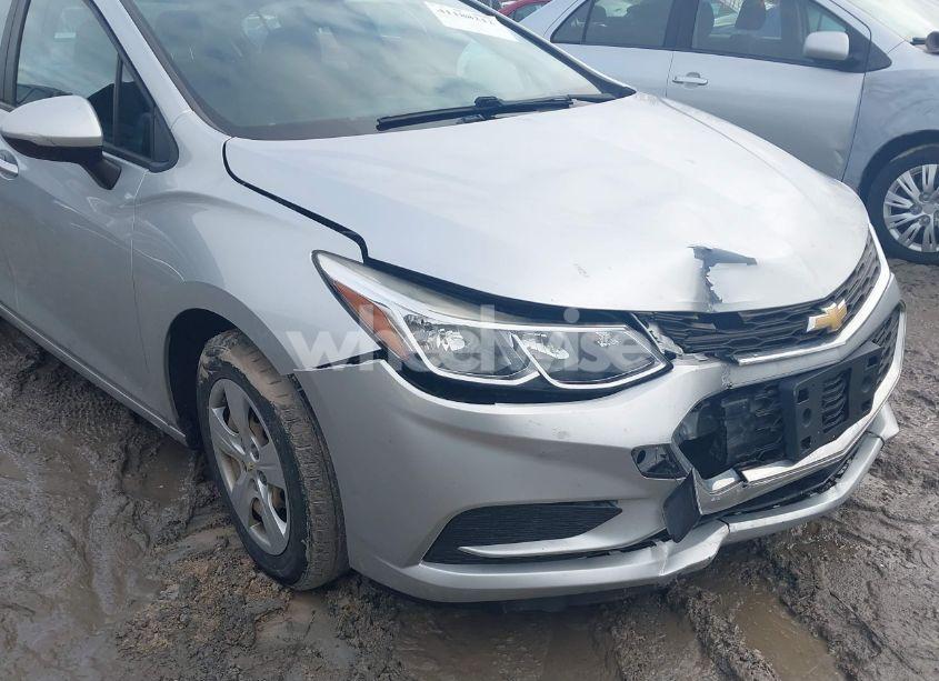 Photo 6 of 2017 Chevrolet Cruze LS AUTO (VIN 1G1BC5SMXH7268174)