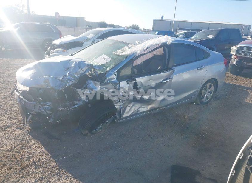 Photo 14 of 2018 Chevrolet Cruze LS AUTO (VIN 1G1BC5SMXJ7101898)