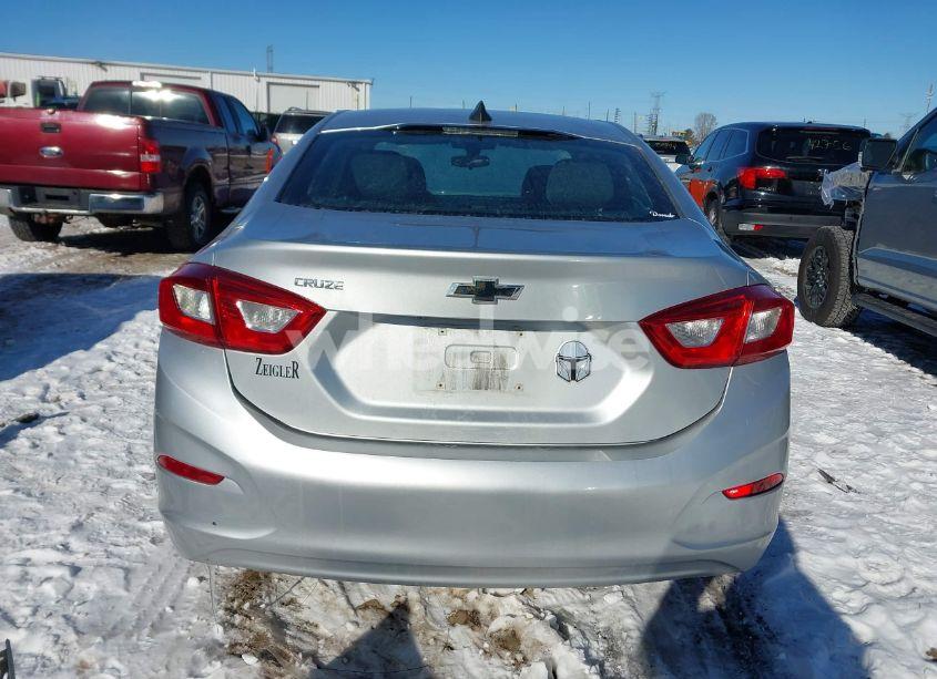 Photo 17 of 2018 Chevrolet Cruze LS AUTO (VIN 1G1BC5SMXJ7170171)