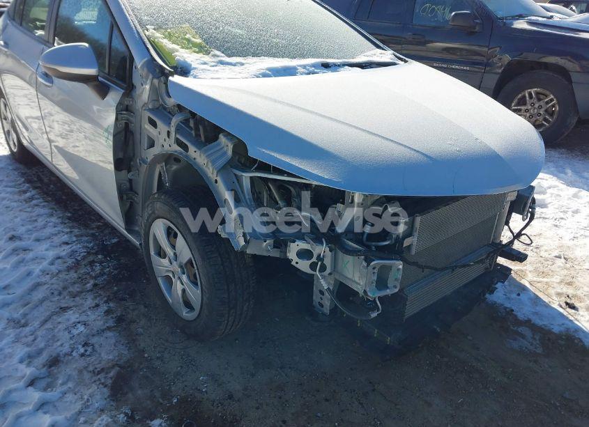 Photo 19 of 2018 Chevrolet Cruze LS AUTO (VIN 1G1BC5SMXJ7170171)