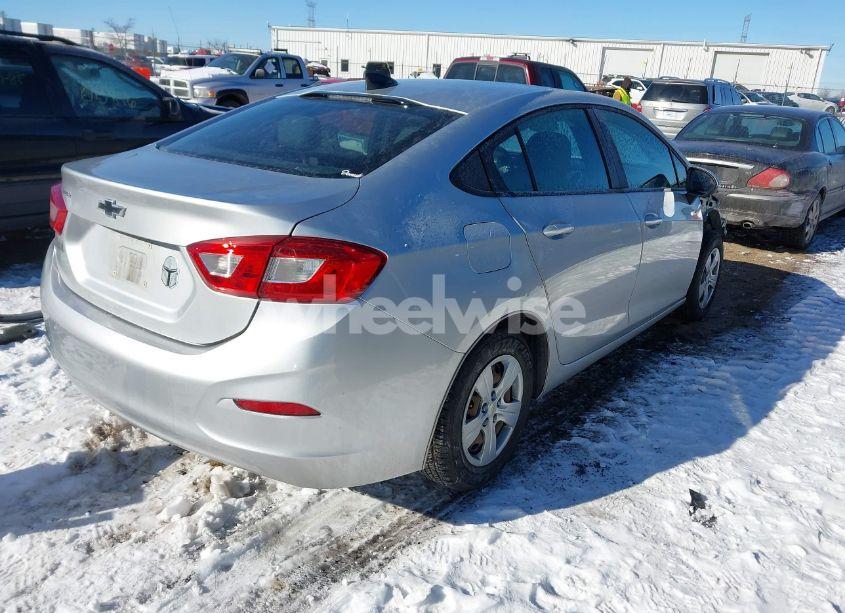 Photo 4 of 2018 Chevrolet Cruze LS AUTO (VIN 1G1BC5SMXJ7170171)