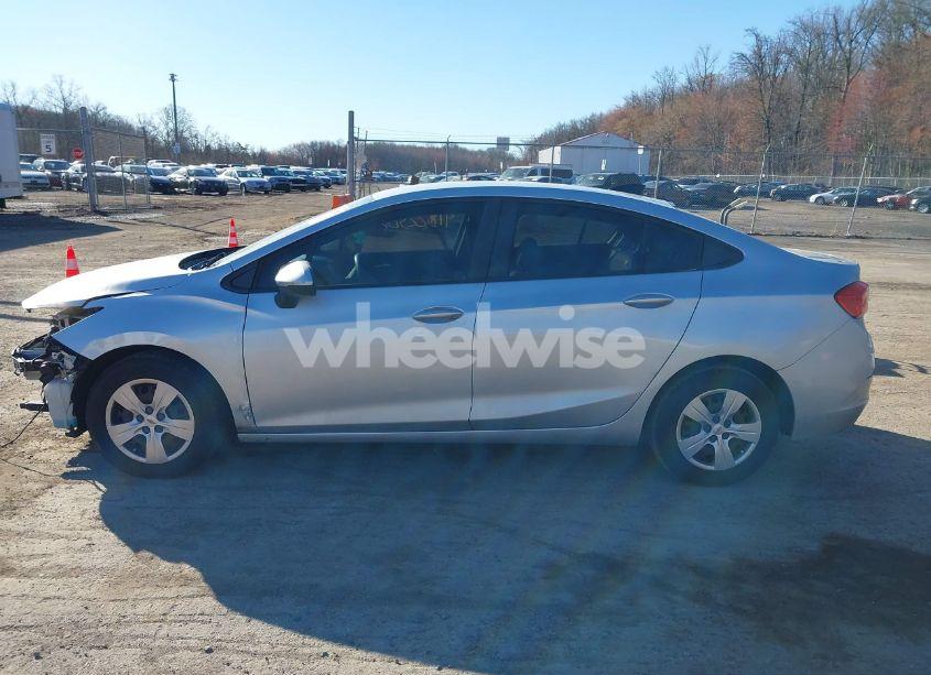 Photo 15 of 2018 Chevrolet Cruze LS AUTO (VIN 1G1BC5SMXJ7191599)