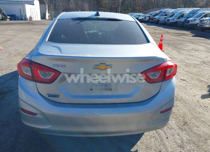Photo 17 of 2018 Chevrolet Cruze LS AUTO (VIN 1G1BC5SMXJ7191599)