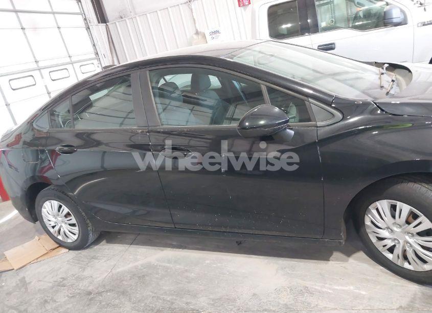 Photo 13 of 2018 Chevrolet Cruze LS AUTO (VIN 1G1BC5SMXJ7203119)