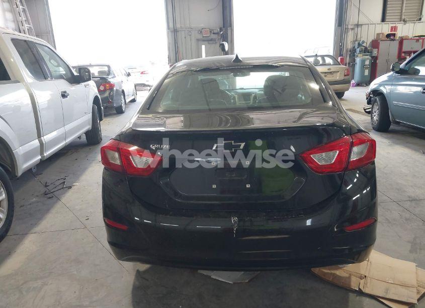 Photo 16 of 2018 Chevrolet Cruze LS AUTO (VIN 1G1BC5SMXJ7203119)
