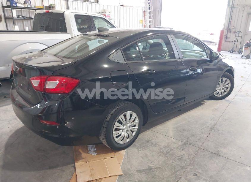 Photo 4 of 2018 Chevrolet Cruze LS AUTO (VIN 1G1BC5SMXJ7203119)