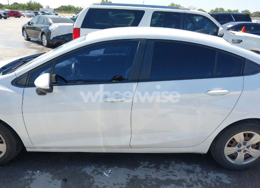 Photo 14 of 2018 Chevrolet Cruze LS AUTO (VIN 1G1BC5SMXJ7223516)