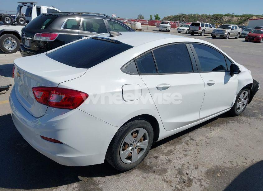 Photo 4 of 2018 Chevrolet Cruze LS AUTO (VIN 1G1BC5SMXJ7223516)