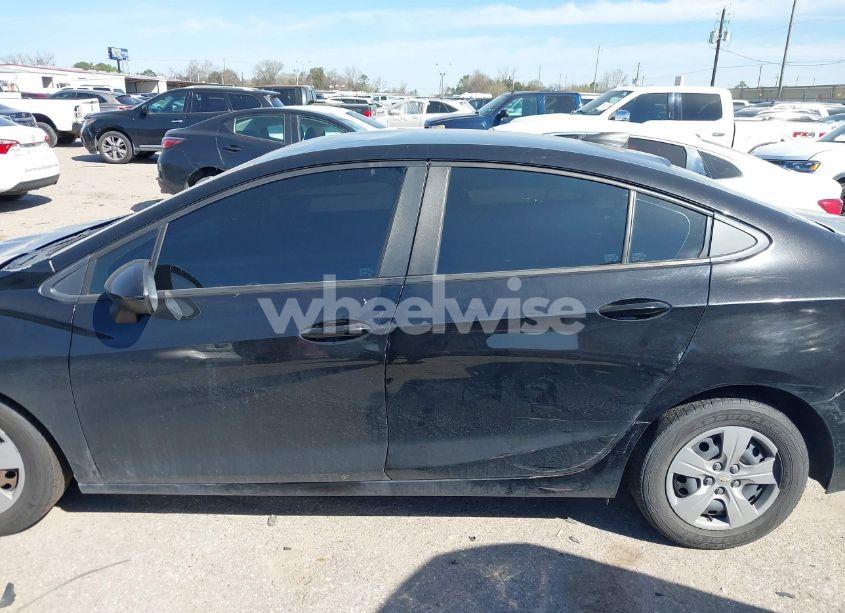 Photo 14 of 2018 Chevrolet Cruze LS AUTO (VIN 1G1BC5SMXJ7247766)