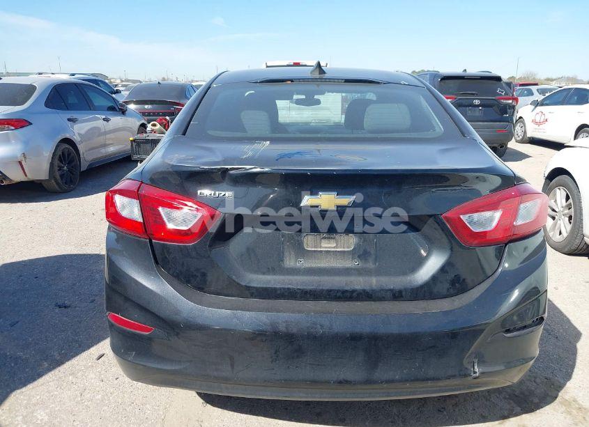 Photo 16 of 2018 Chevrolet Cruze LS AUTO (VIN 1G1BC5SMXJ7247766)