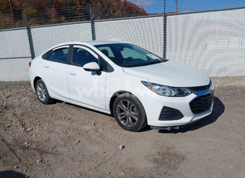 2019 Chevrolet Cruze LS (VIN 1G1BC5SMXK7113017) main photo