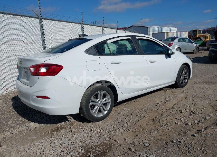 Photo 4 of 2019 Chevrolet Cruze LS (VIN 1G1BC5SMXK7113017)