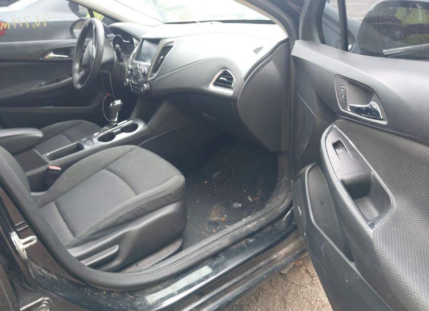 Photo 5 of 2016 Chevrolet Cruze LT AUTO (VIN 1G1BE5SM0G7237640)