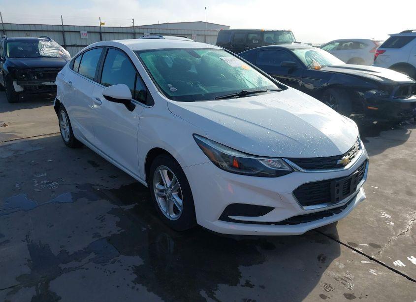 2016 Chevrolet Cruze LT AUTO (VIN 1G1BE5SM0G7261050) main photo