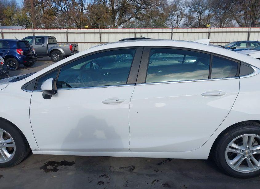 Photo 15 of 2016 Chevrolet Cruze LT AUTO (VIN 1G1BE5SM0G7261050)
