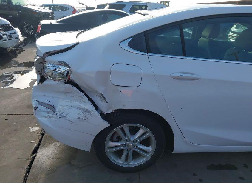 Photo 19 of 2016 Chevrolet Cruze LT AUTO (VIN 1G1BE5SM0G7261050)
