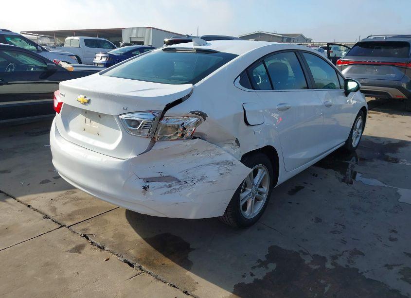 Photo 4 of 2016 Chevrolet Cruze LT AUTO (VIN 1G1BE5SM0G7261050)