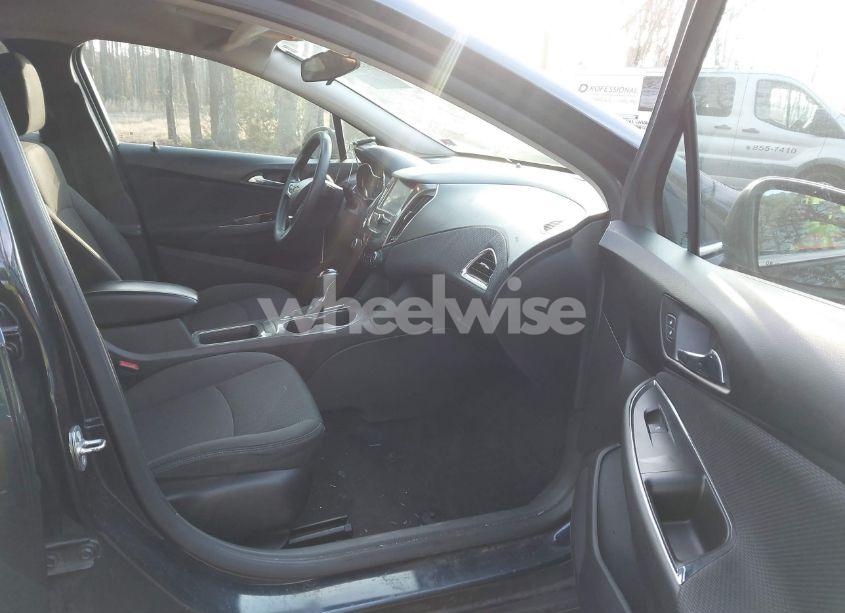 Photo 5 of 2016 Chevrolet Cruze LT AUTO (VIN 1G1BE5SM0G7291519)