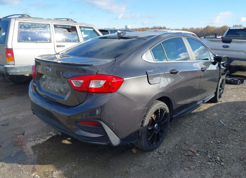 Photo 4 of 2016 Chevrolet Cruze LT AUTO (VIN 1G1BE5SM0G7323739)