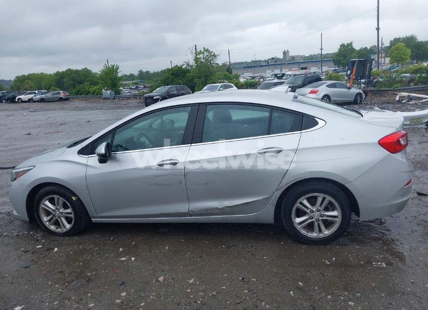 Photo 15 of 2016 Chevrolet Cruze LT (VIN 1G1BE5SM0G7324342)