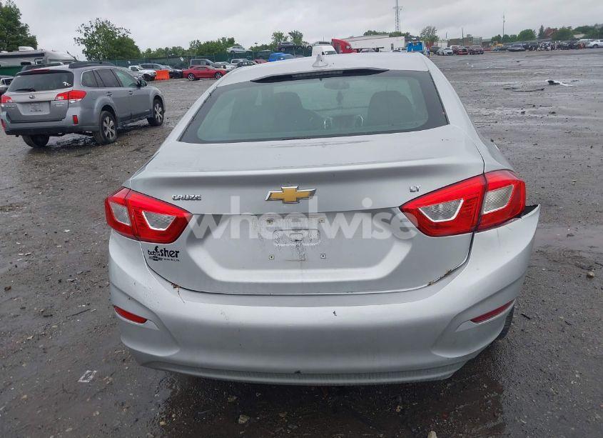 Photo 17 of 2016 Chevrolet Cruze LT (VIN 1G1BE5SM0G7324342)