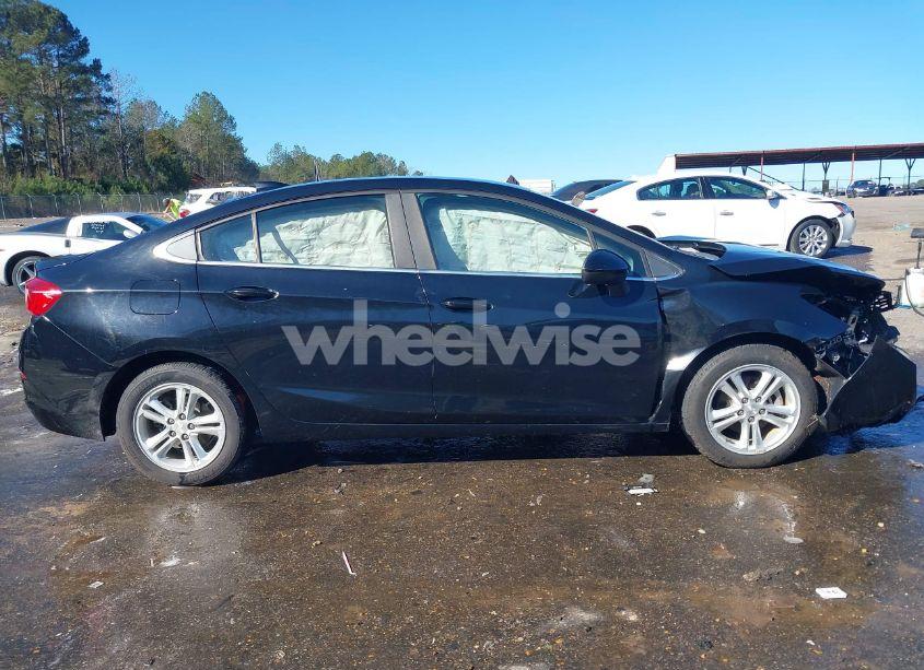 Photo 14 of 2017 Chevrolet Cruze LT AUTO (VIN 1G1BE5SM0H7104278)