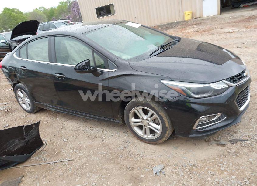2017 Chevrolet Cruze LT AUTO (VIN 1G1BE5SM0H7105561) main photo