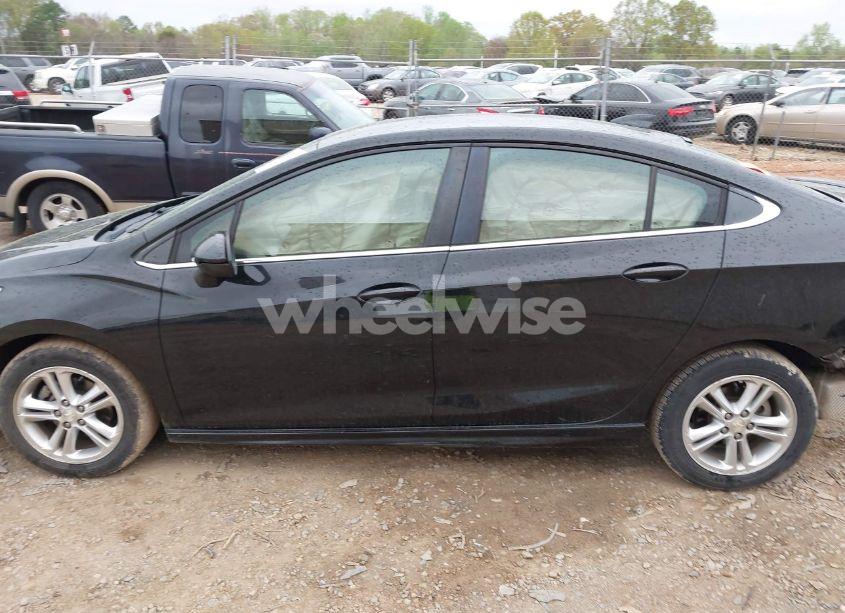 Photo 15 of 2017 Chevrolet Cruze LT AUTO (VIN 1G1BE5SM0H7105561)