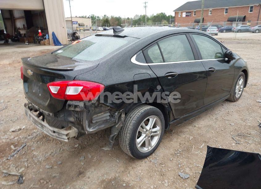 Photo 4 of 2017 Chevrolet Cruze LT AUTO (VIN 1G1BE5SM0H7105561)