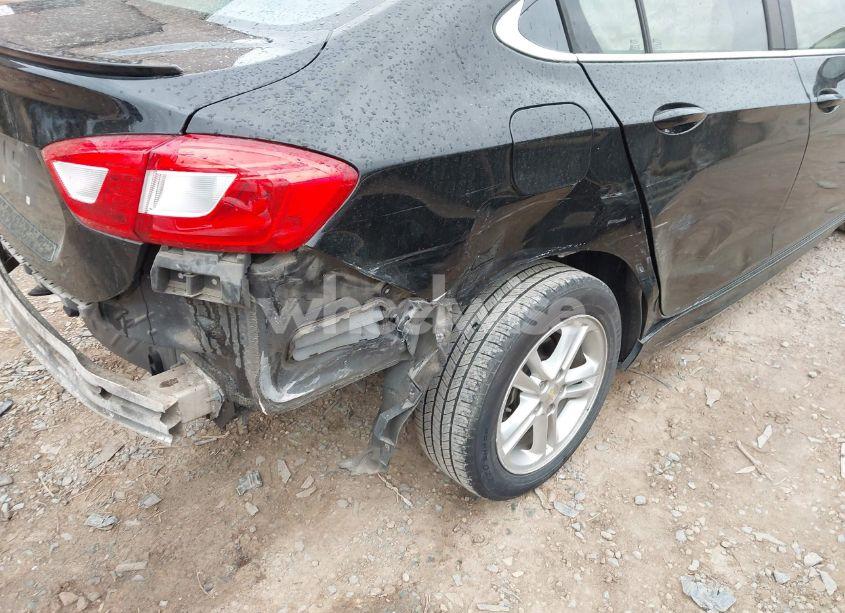 Photo 6 of 2017 Chevrolet Cruze LT AUTO (VIN 1G1BE5SM0H7105561)