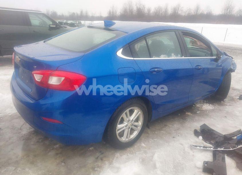 Photo 4 of 2017 Chevrolet Cruze LT AUTO (VIN 1G1BE5SM0H7113613)